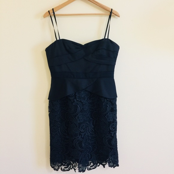 BCBGMaxAzria Dresses & Skirts - BCBGMaxAzria Strapless Sweetheart Lace Mini Dress